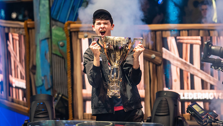 16-year-old wins Fortnite competition, takes home $3 ... - 764 x 432 png 588kB