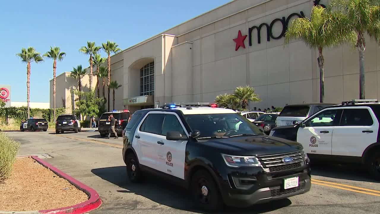 Armed Suspect Apprehended at Westfield Topanga Mall @Citizen