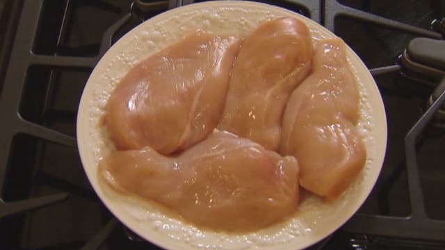 Washing or rinsing raw chicken puts you at risk for illness, says USDA study