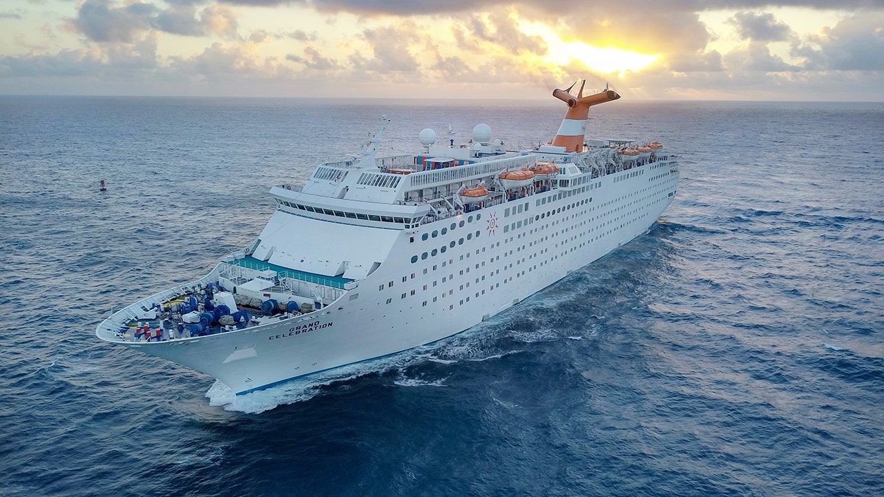 cruise ship repossessed in bahamas