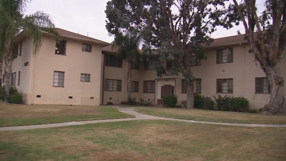 Police investigate shooting at South L.A. apartment complex