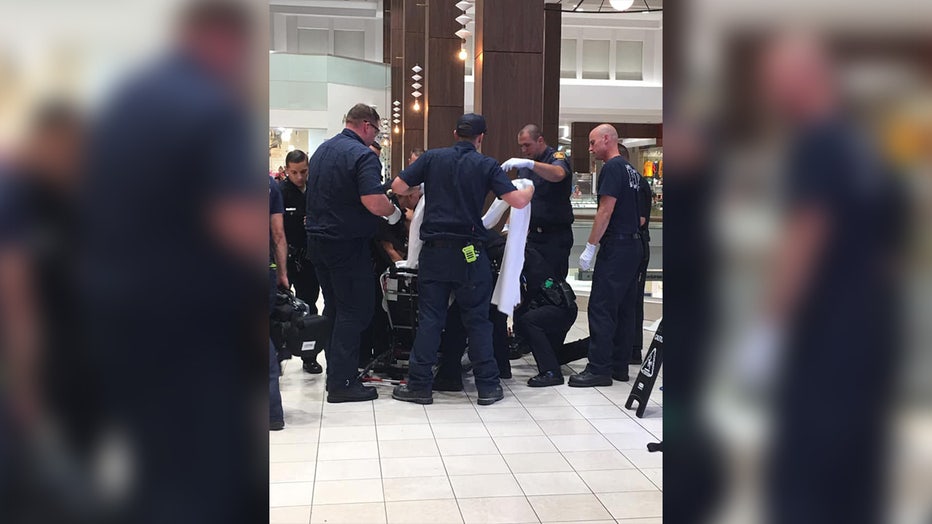 Security guard injured in attempted stabbing at shopping mall in Canoga Park