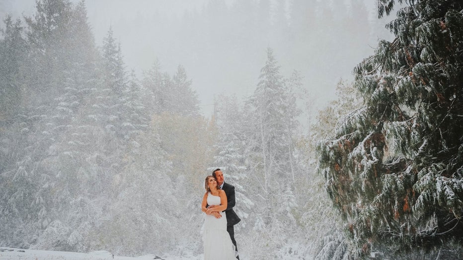 snow-crashes-fall-wedding2-courtesy-jaime-denise-photography.jpg
