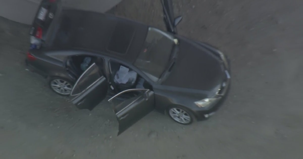 Anaheim detectives find dead body in abandoned vehicle | FOX 11 Los Angeles