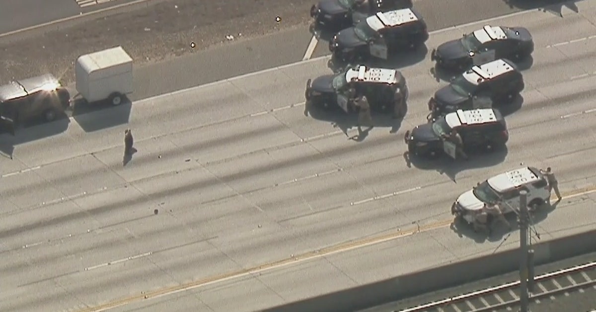 Police pursuit of stolen SUV pulling a trailer at high speeds | FOX 11 ...