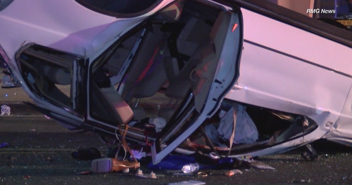 2 women killed, 4 others injured in Beverly Hills crash | FOX 11 Los ...