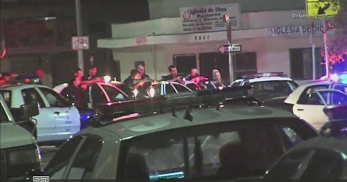 Two LAPD officers injured in South LA pursuit, crash | FOX 11 Los Angeles