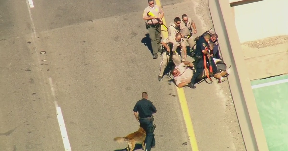 CHP tackles pursuit suspect before jumping from freeway overpass | FOX ...