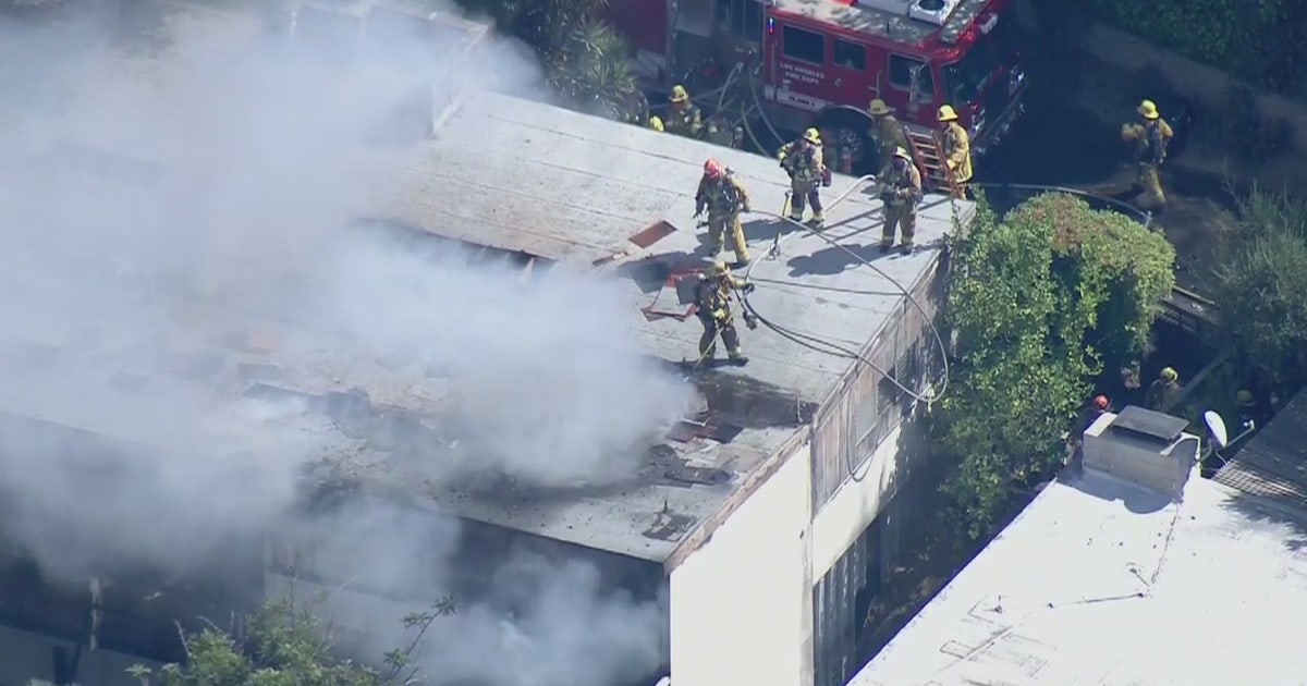 Fire damages 3-story home in Hollywood Hills | FOX 11 Los Angeles