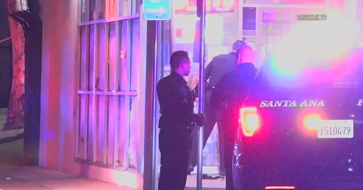 Suspect dies in custody after struggle with Santa Ana police | FOX 11 ...