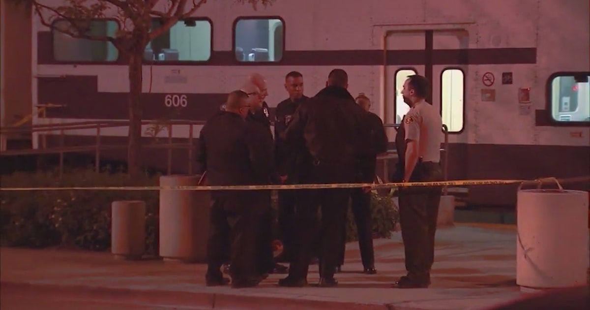 Woman hit and killed by Metrolink train in Sylmar | FOX 11 Los Angeles