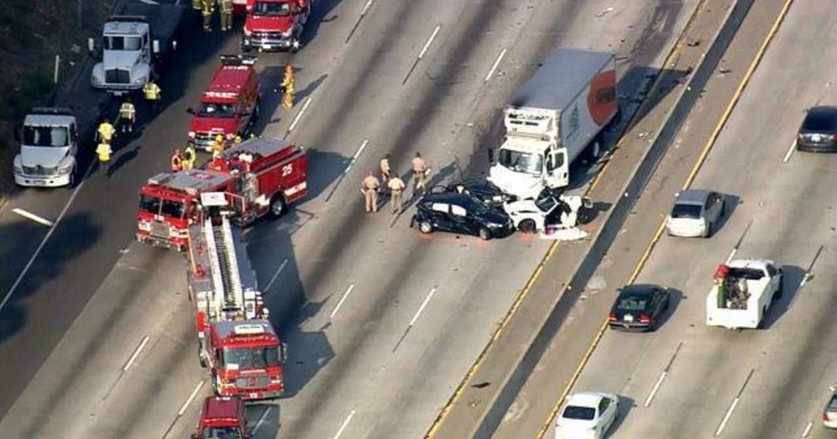 1 killed in multi-vehicle crash on Pomona Freeway | FOX 11 Los Angeles