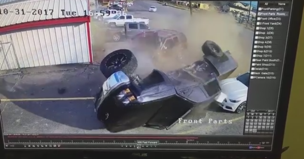 VIDEO: Man arrested for DWI after crashing into vehicles | FOX 11 Los ...