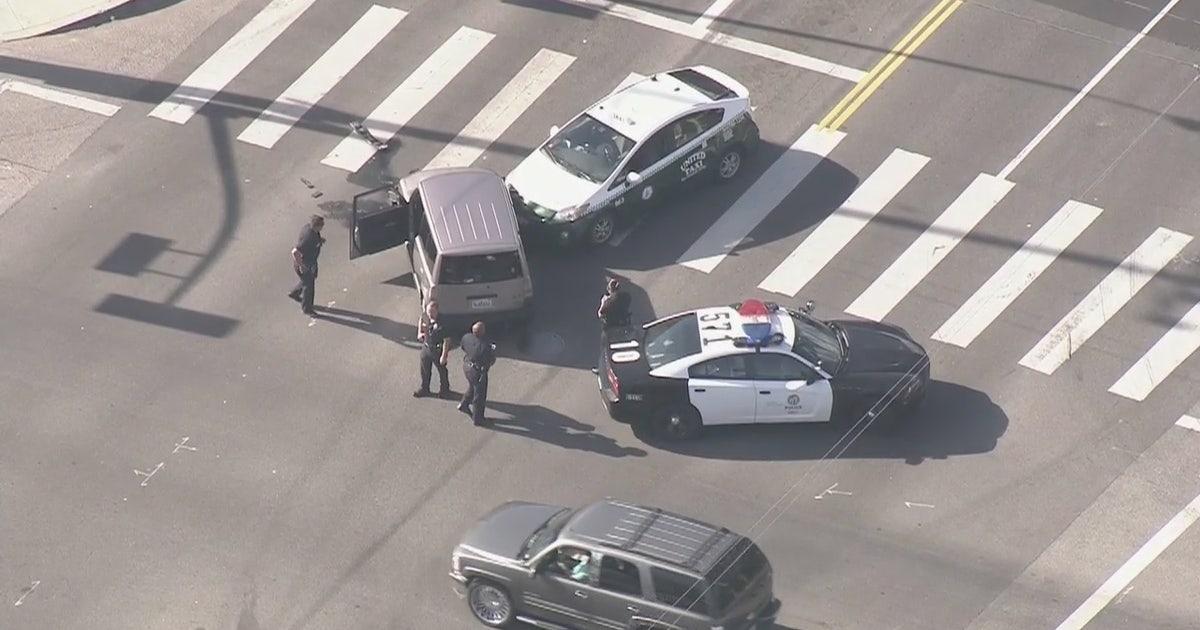 Pursuit ends in Van Nuys vehicle crash | FOX 11 Los Angeles