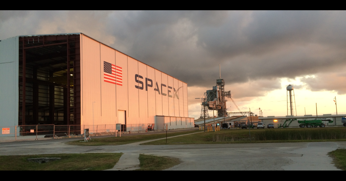 Spacex Rave Room SpaceX launches futuristic pop-up room, lands rocket at sea | FOX 11 ...