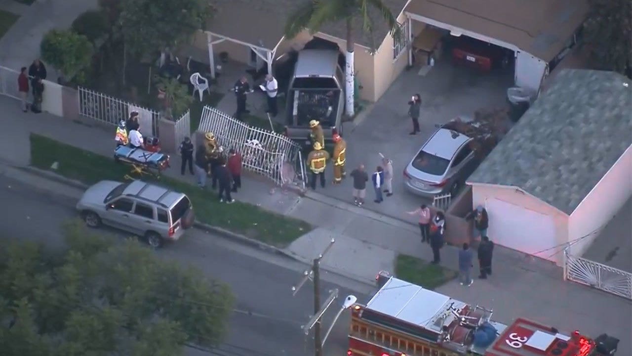1 injured when vehicle crashes into Bell Gardens home