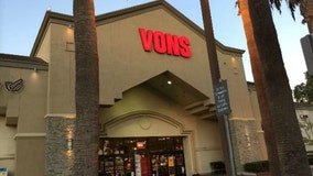 Police investigating string of purse snatching robberies outside Vons in Inglewood
