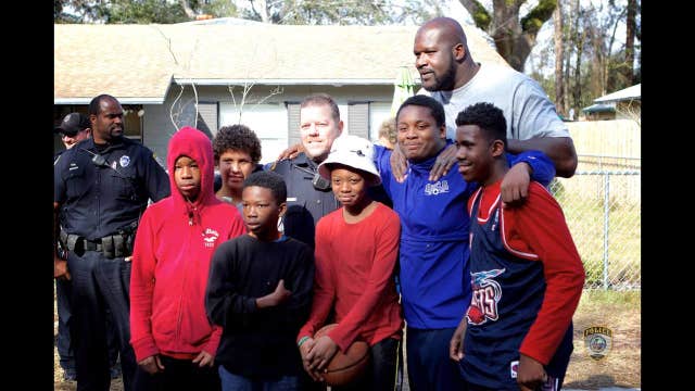 WATCH: Shaq helps Gainesville officer make good on promise to kids