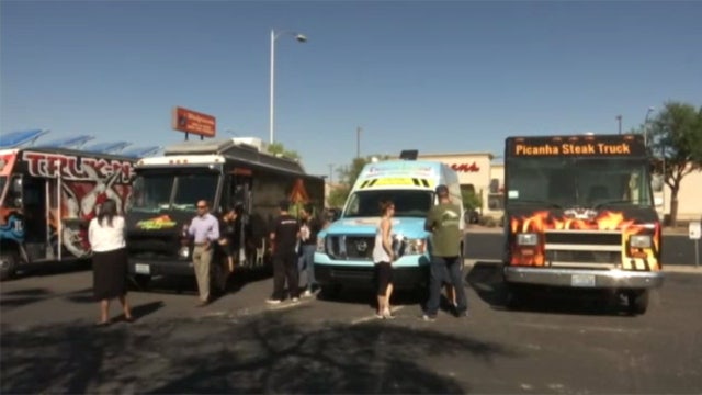 'Wall' of taco trucks to be 'built' outside Trump's Vegas hotel before final debate