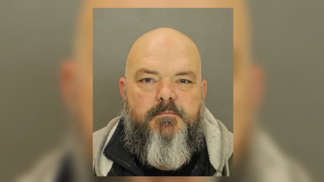 Man accused of choking cashier over crushed chips