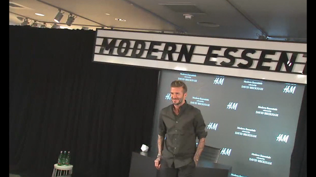 Huge crowd turns out to see David Beckham at H&M