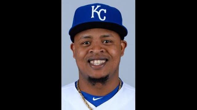 AP sources: Pitcher's father dies before Game 1 of World Series