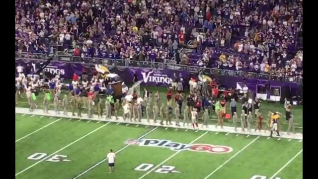VIDEO: Odell Beckham Jr shakes every soldier's hand at Vikings-Giants game