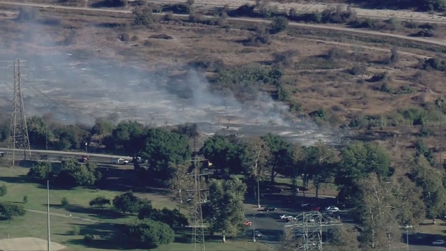 Brush fire breaks out in Whittier