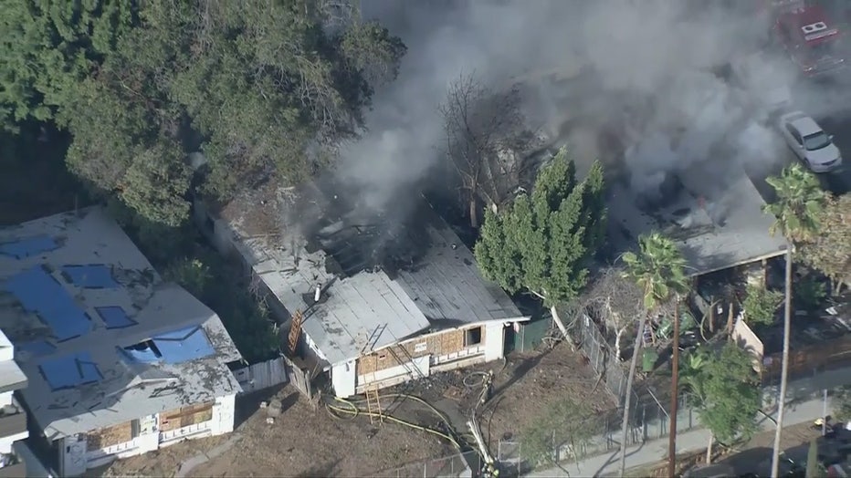 Fire Breaks Out At Multiple Homes In Hollywood   Hollywood Fire 1029192 