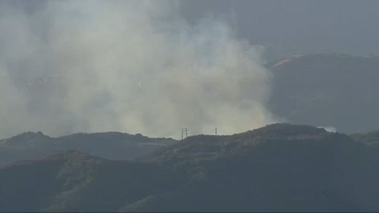 Firefighters Quickly Contain Brush Fire That Sparked Along Topanga ...