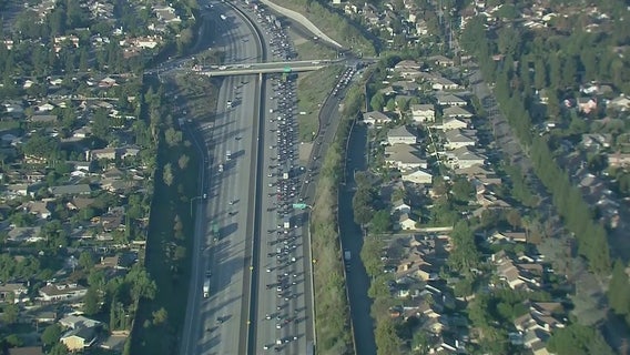 Big rig crash snarls traffic on 210 Freeway in Claremont