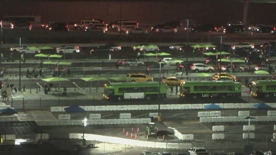 Airport officials rush to revamp LAX-it lot before holiday travel rush