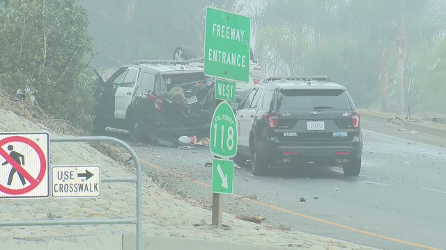 4 LAPD officers, 2 suspects injured following pursuit crash in Pacoima