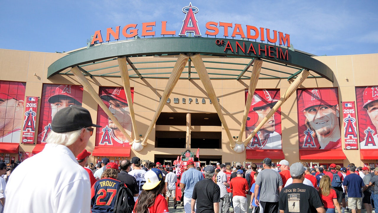 Anaheim City Council approves $325M sale of Angel Stadium