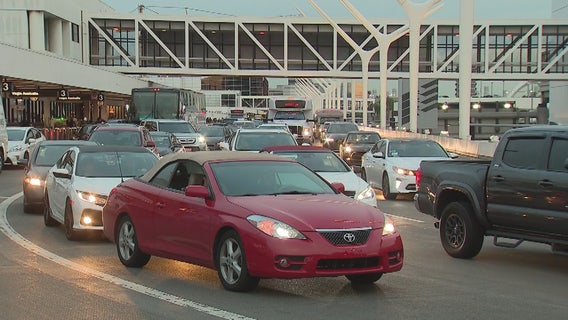 Heavy traffic at LAX as travelers return from Thanksgiving holiday