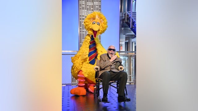 Caroll Spinney, the Sesame Street puppeteer behind Big Bird, Oscar the Grouch, dies at age 85
