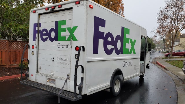 Amazon bans sellers from using FedEx for some deliveries