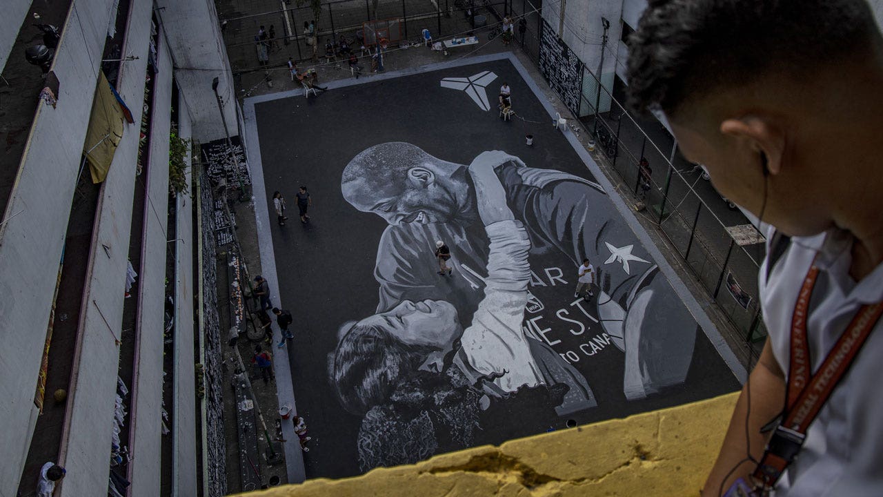 Stunning Mural Honors Kobe Bryant Daughter Gianna On Basketball