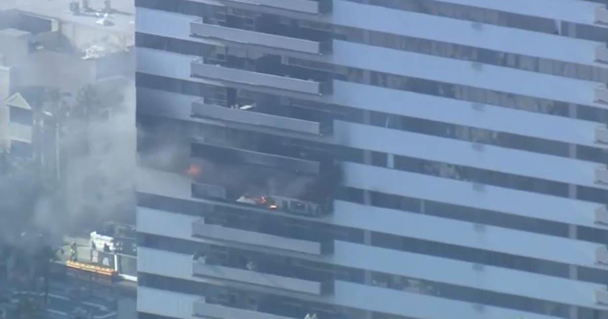 Man dies 2 days after highrise apartment fire in West LA | FOX 11 Los ...