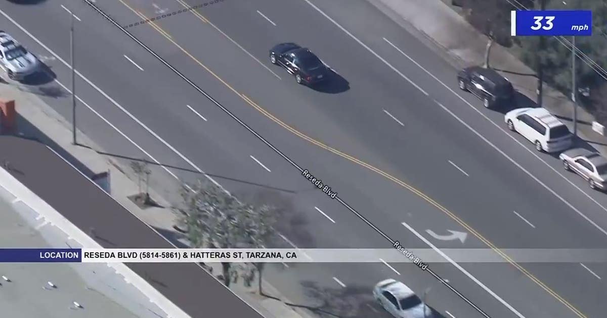 Suspect in custody following police pursuit in San Fernando Valley ...