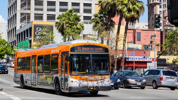 Metro to explore options in providing free bus service to LA County students