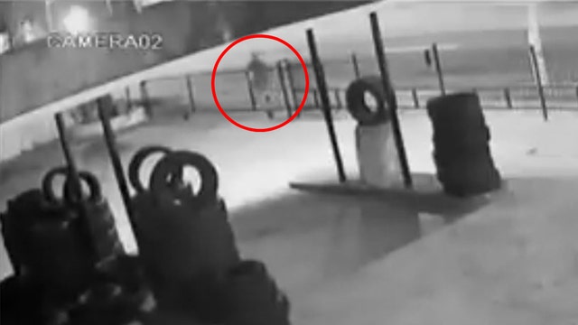 Detectives seek public's help identifying man who may have witnessed murder in Colton