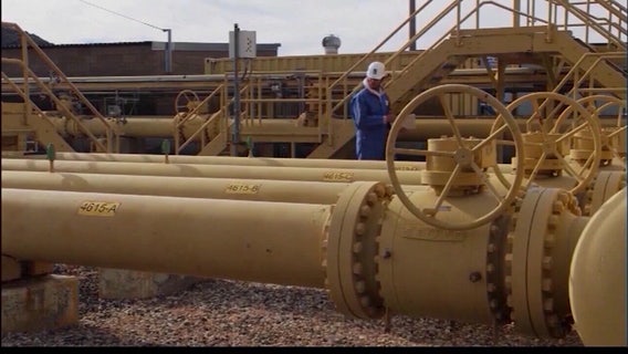 Porter Ranch residents protest expansion of Aliso Canyon gas facility