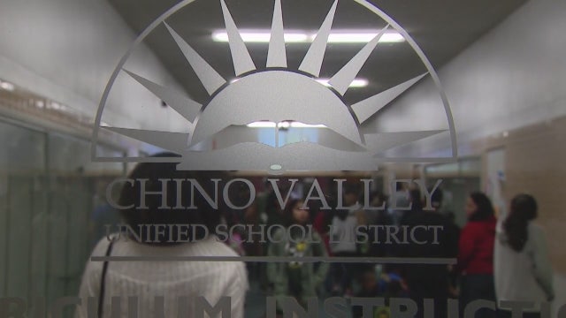 Parents come to teacher's aid accused of physically abusing student