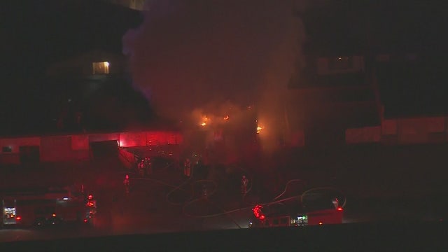 Massive fire destroys auto repair shop in Carson