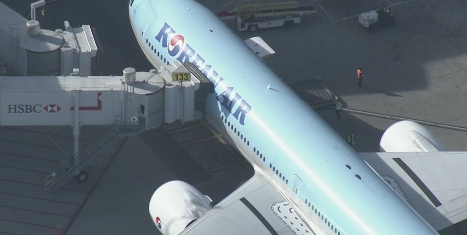 https://images.foxtv.com/static.foxla.com/www.foxla.com/content/uploads/2020/02/932/470/diverted-Seoul-flight-to-LAX-020520202.jpg?ve=1&tl=1