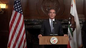 Garcetti announces further public closures, including Venice Beach Boardwalk