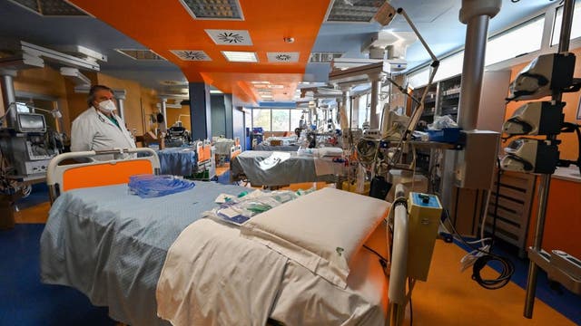 World coronavirus infections hit 200,000; Borders jammed in Europe