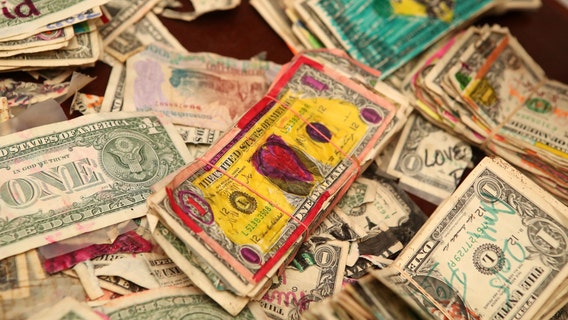 Florida pub removes $10K stapled to walls for unemployed staff