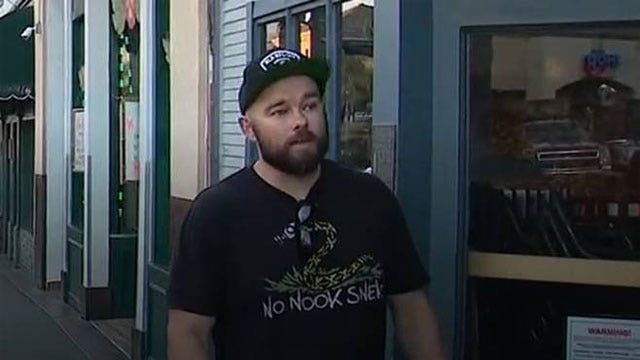 Costa Mesa man faces kidnapping charge after holding FOX 11 photographer at knifepoint